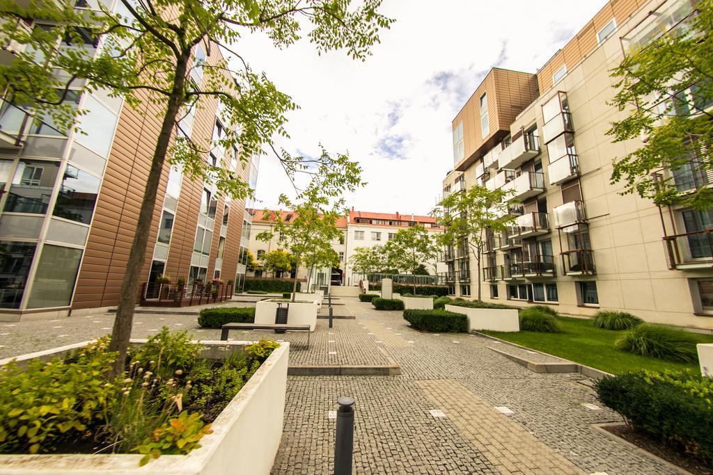 Apartamento Korunni Dvur, 2 Free Parkings Praga