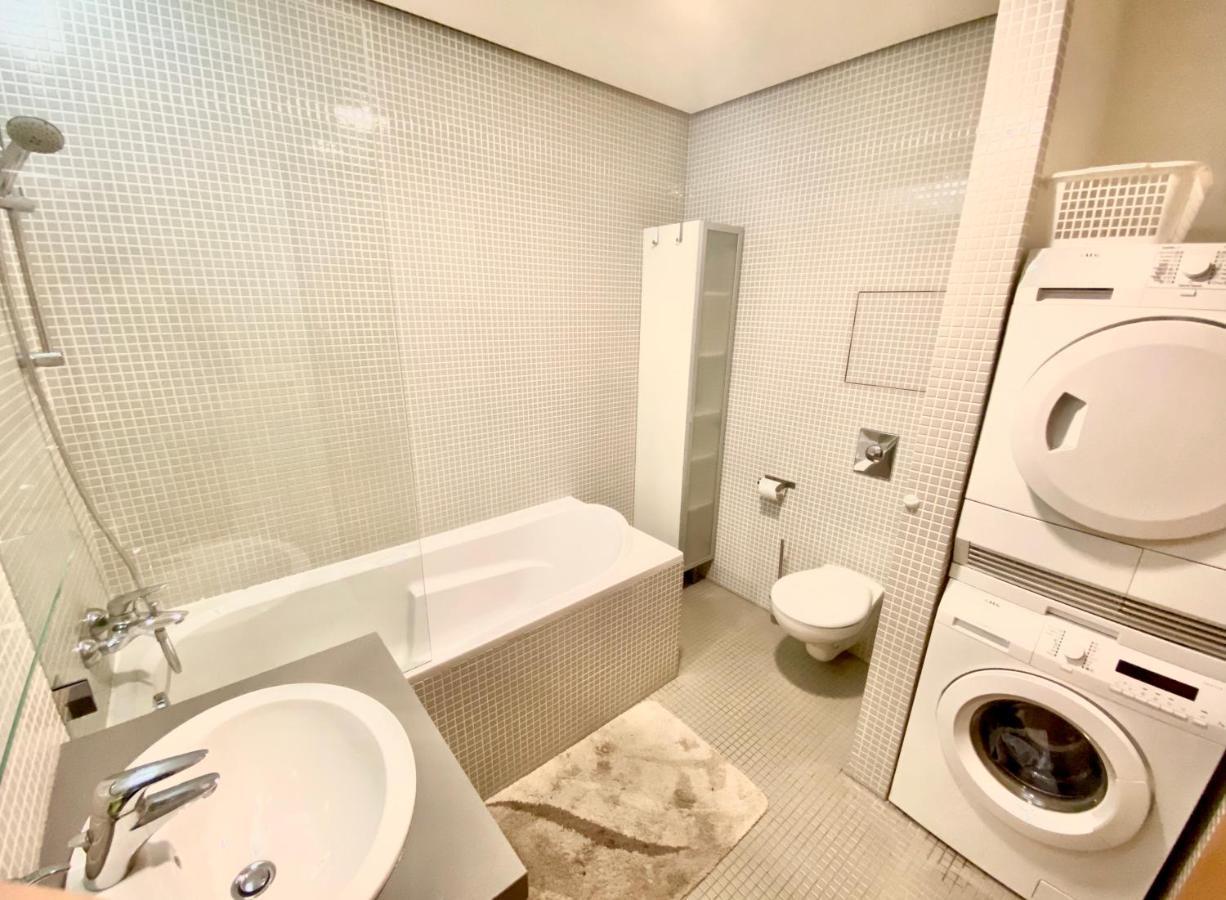 Apartamento Korunni Dvur, 2 Free Parkings Praga